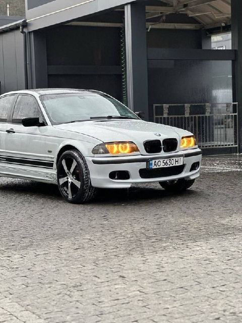 BMW 320