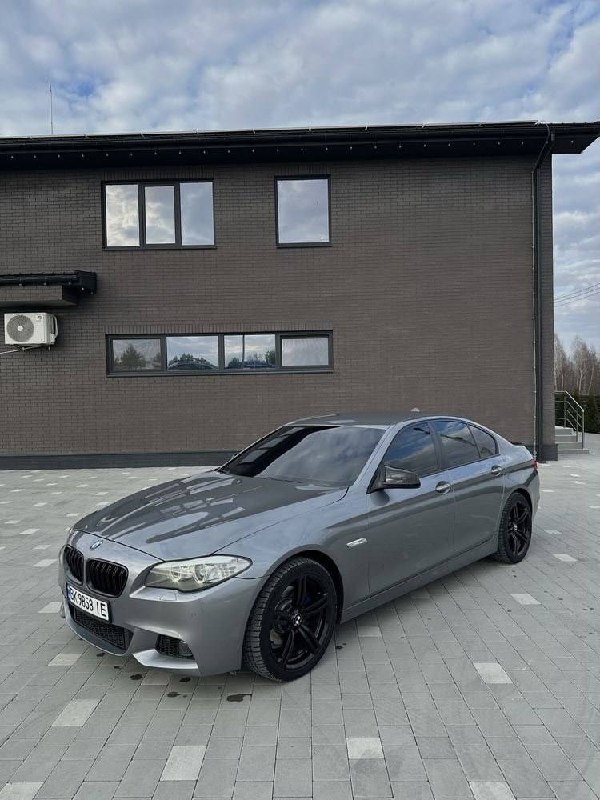 BMW F10 520D — фото 1