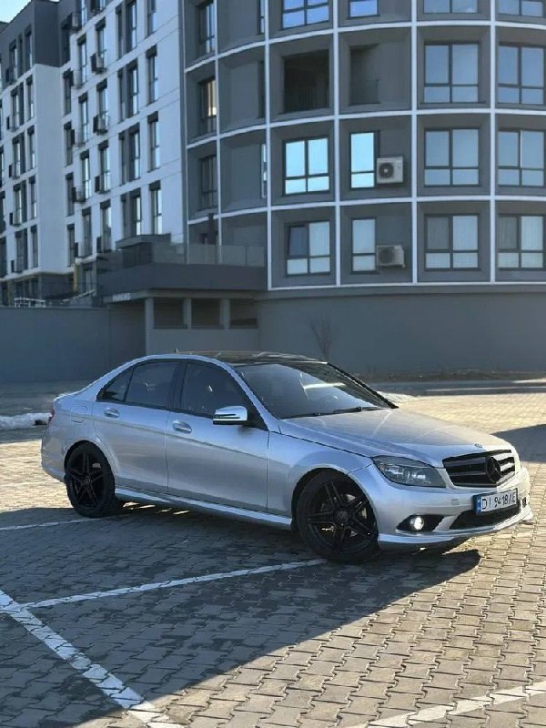 Mercedes-Benz C300 — фото 1