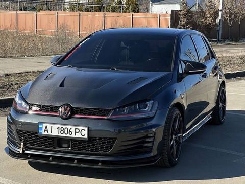 Volkswagen Golf GTI