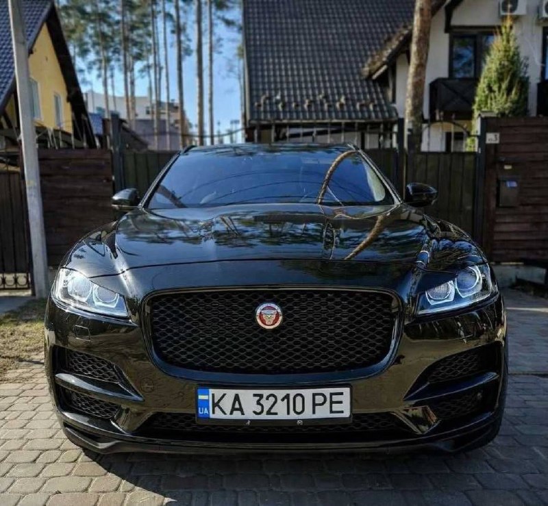 Jaguar F-Pace — фото 1