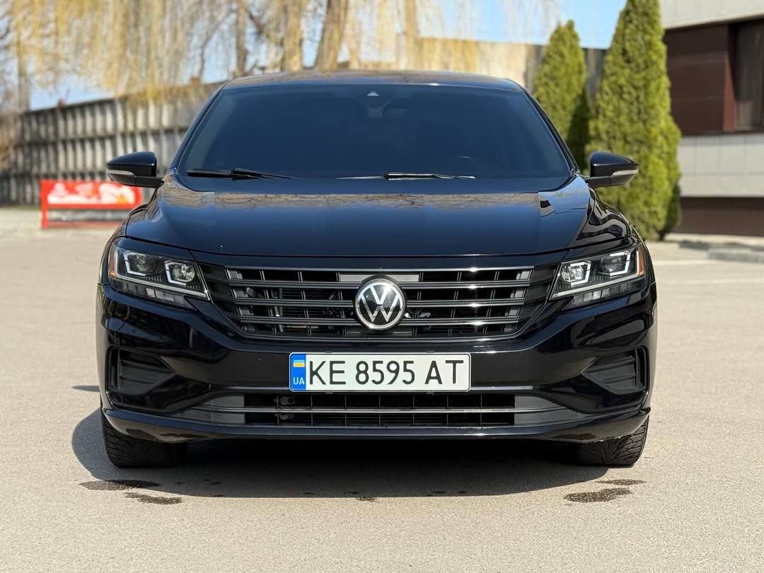 Volkswagen Passat — фото 1