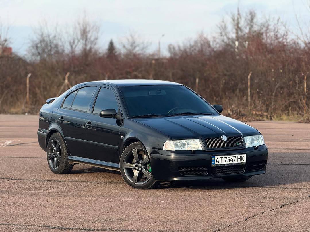 Škoda Octavia Tour VRS — фото 1