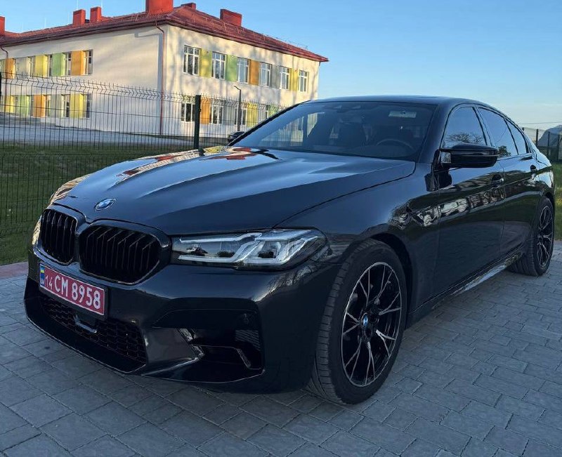 BMW 540i — фото 1