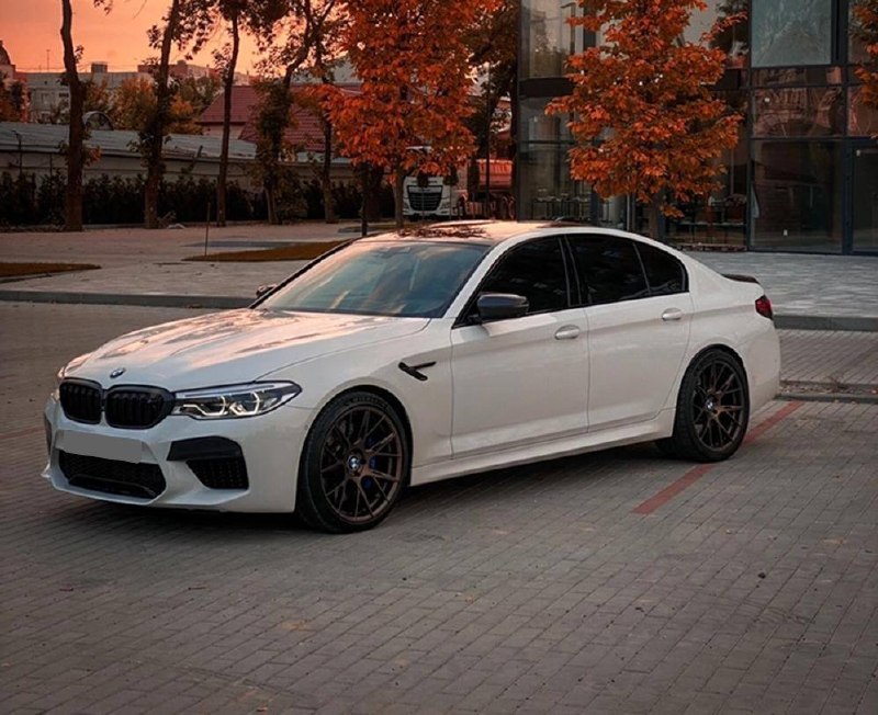 BMW M5 — фото 1