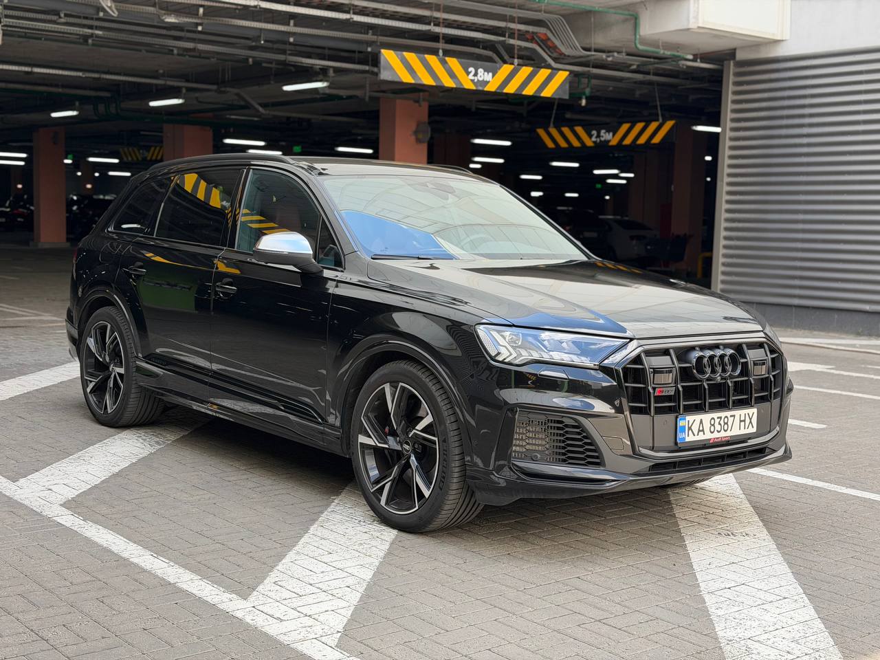 Audi SQ7 — фото 1