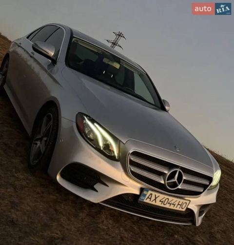 Mercedes-Benz E300