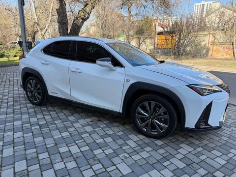 Lexus UX250H — фото 1