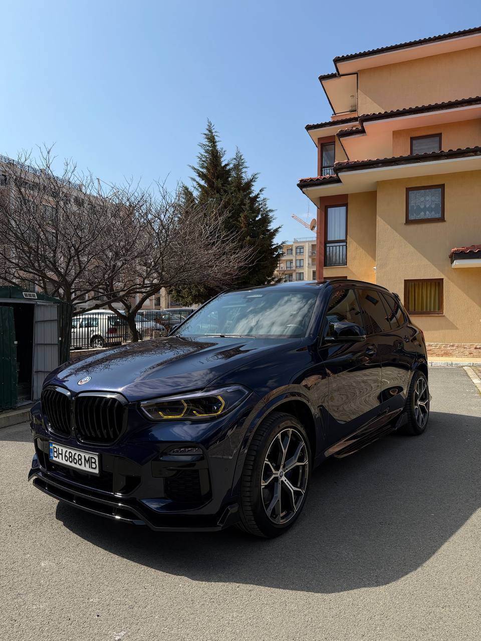 BMW X5 M50I — фото 1
