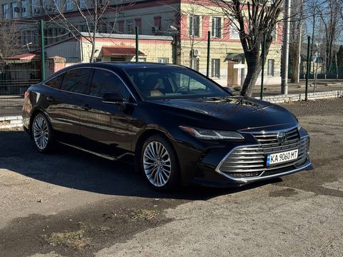 Toyota Avalon — фото 1