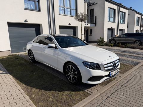 Mercedes-Benz E300 4Matic