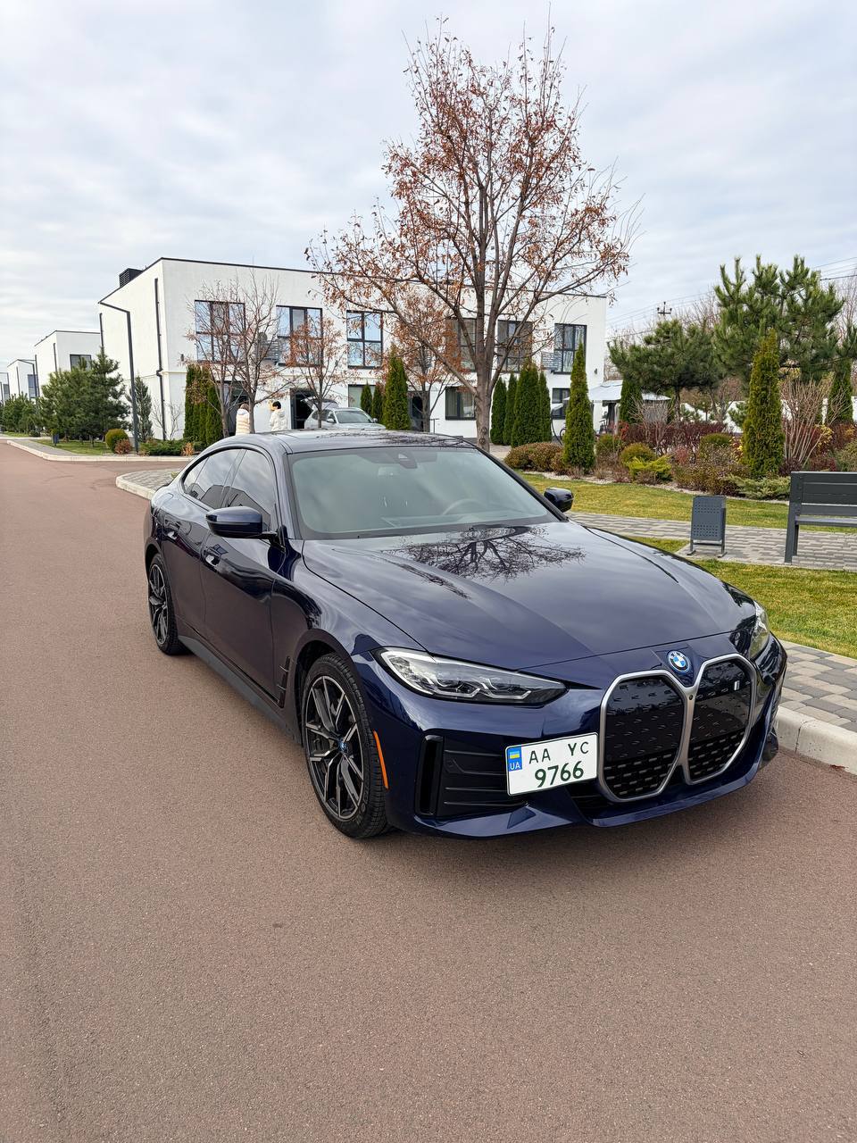 BMW i4 — фото 1