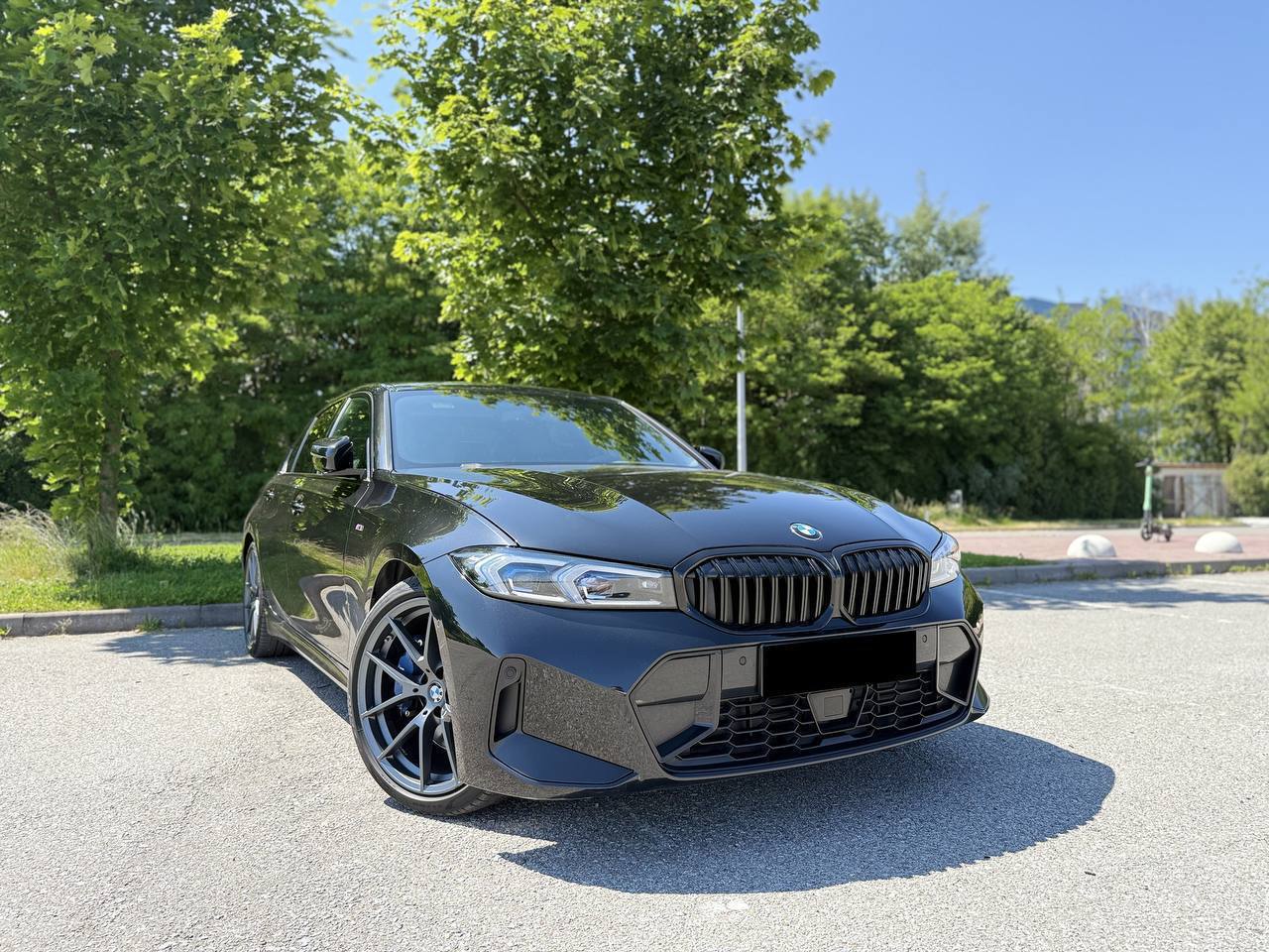 BMW 330d — фото 1