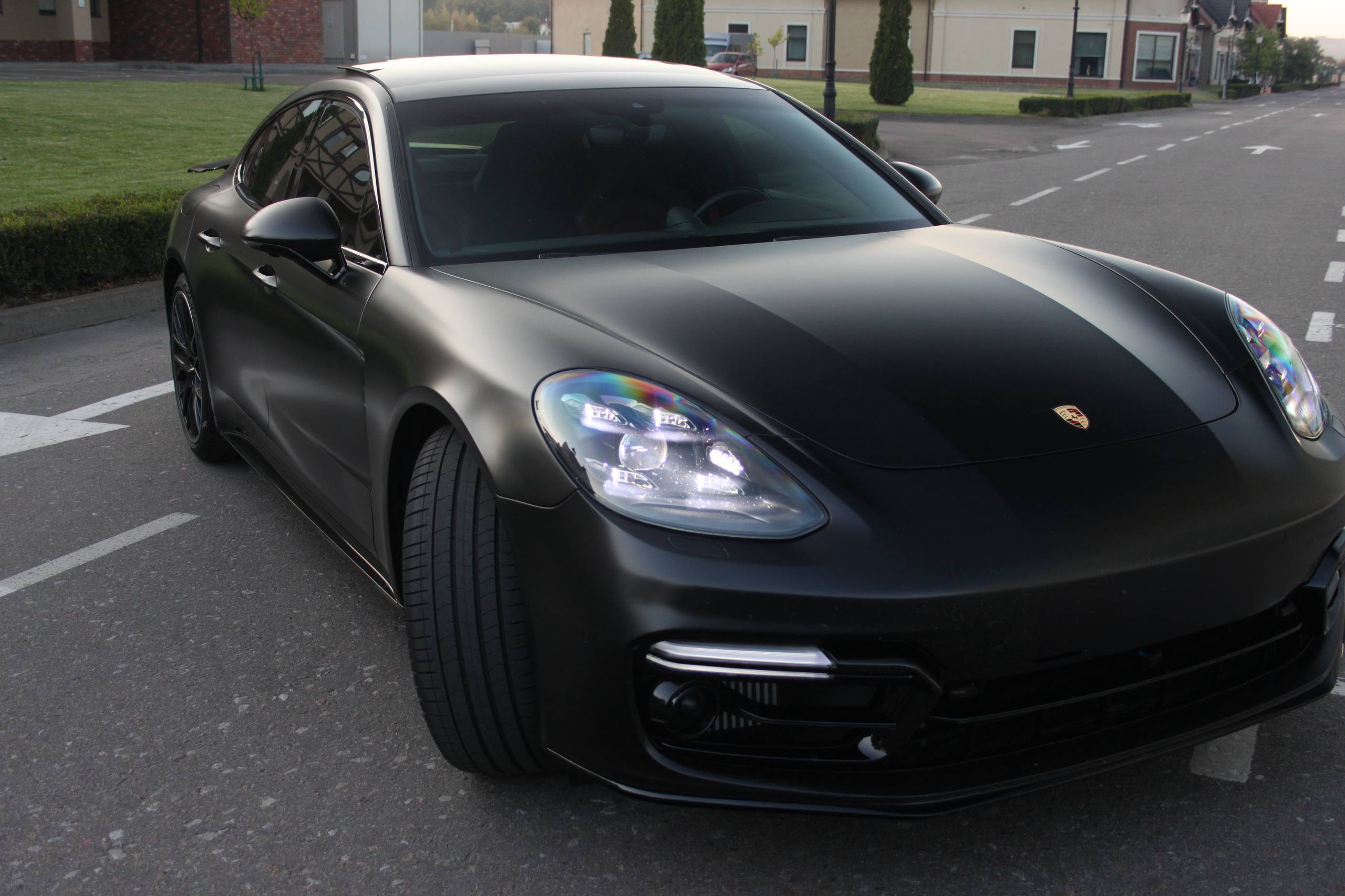 Porsche Panamera — фото 1
