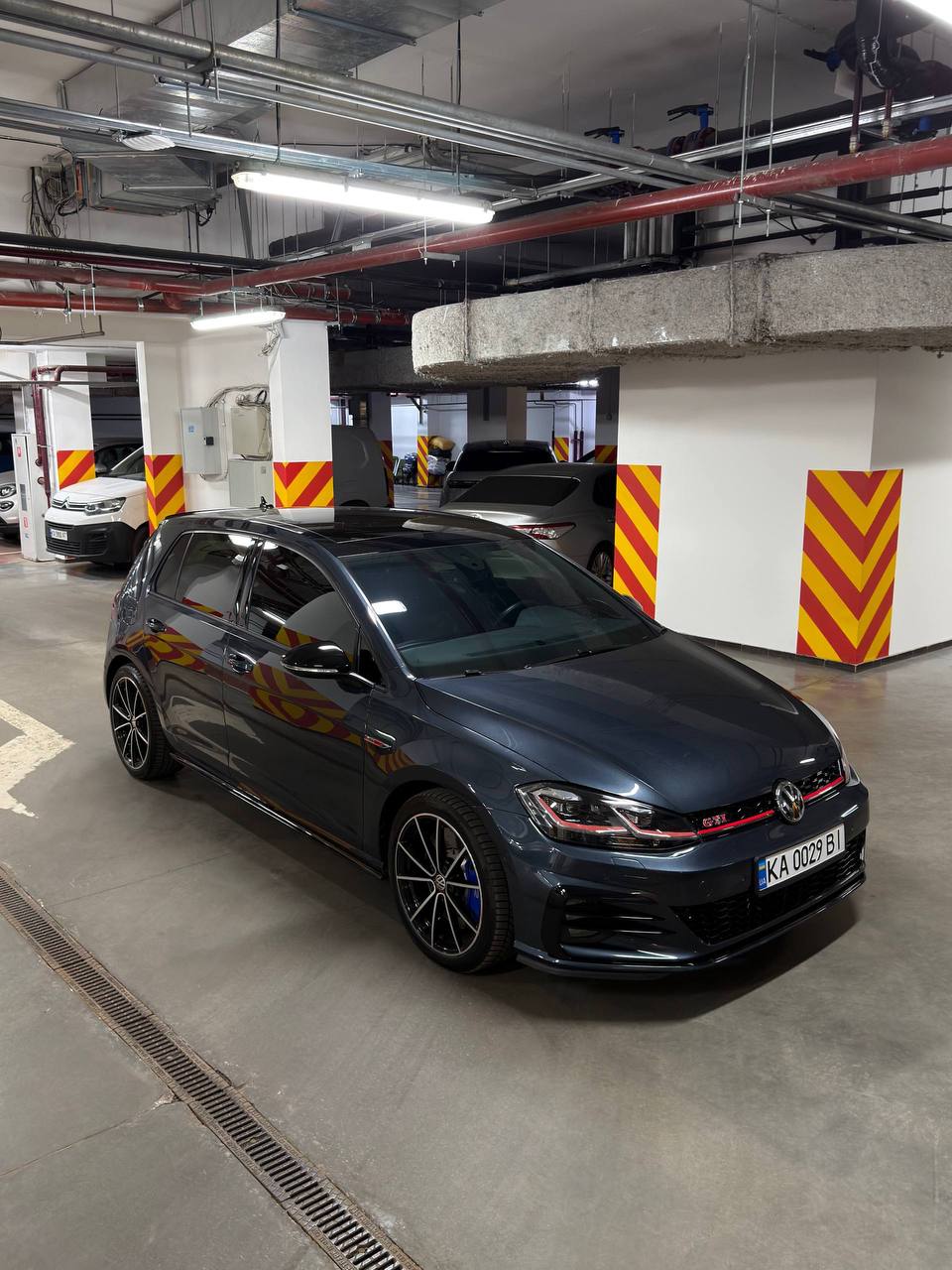 Volkswagen Golf GTI — фото 1