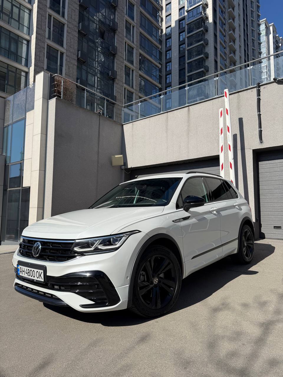 Volkswagen Tiguan R-Line — фото 1