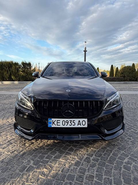 Mercedes-Benz C300