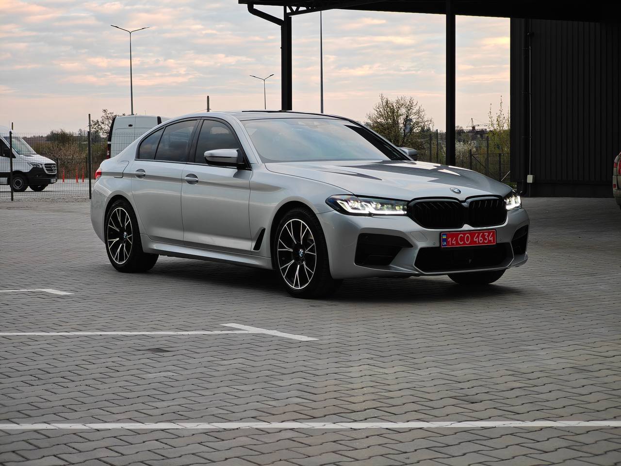 BMW 530i — фото 1