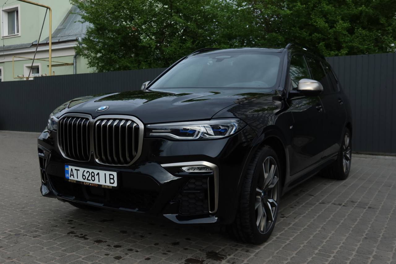 BMW X7 M50i — фото 1