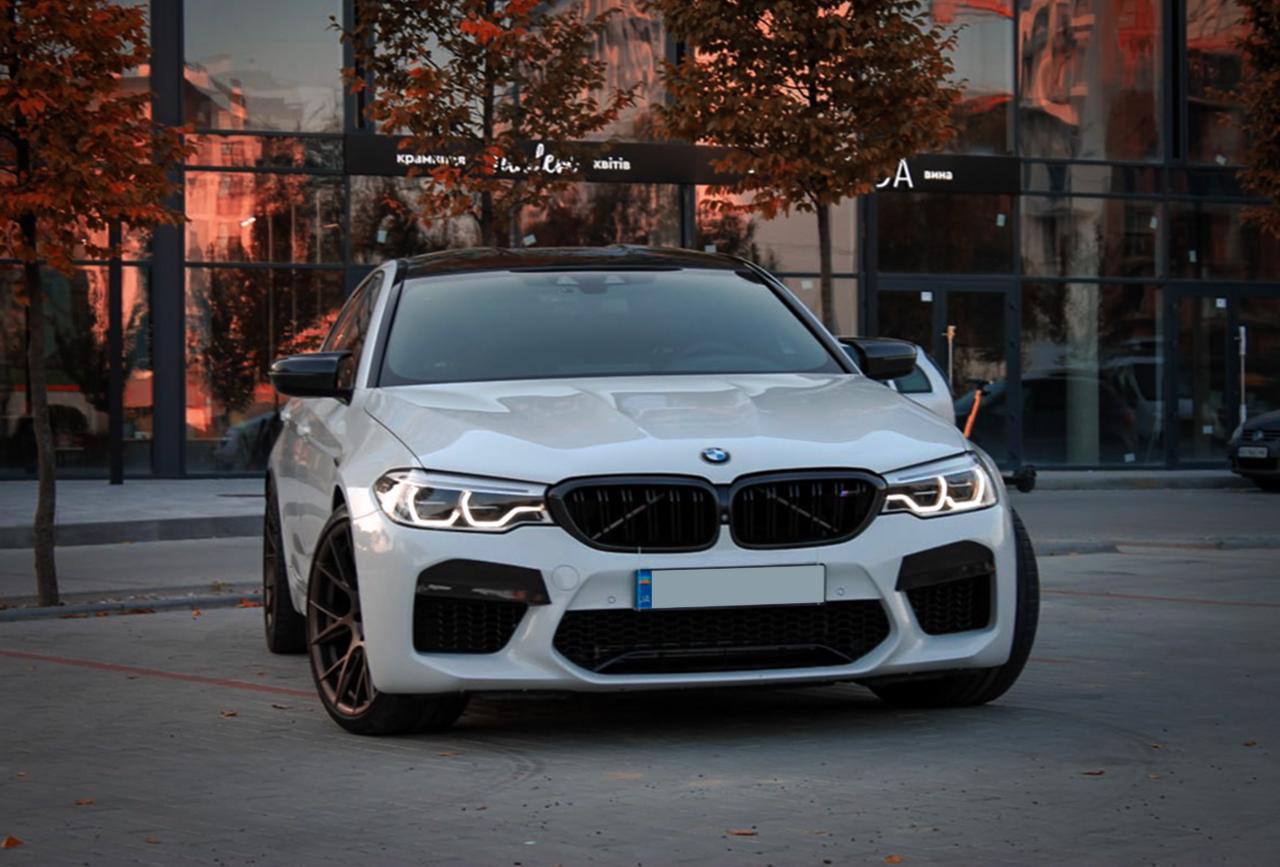 BMW M5 — фото 1
