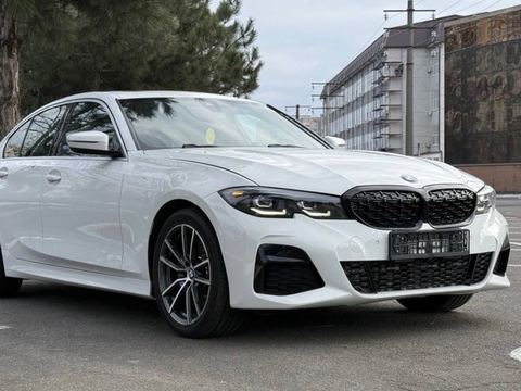 BMW 330i