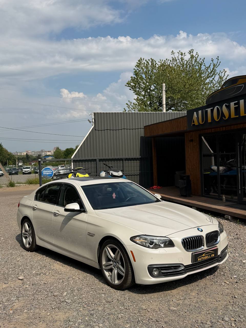 BMW F10 535i — фото 1