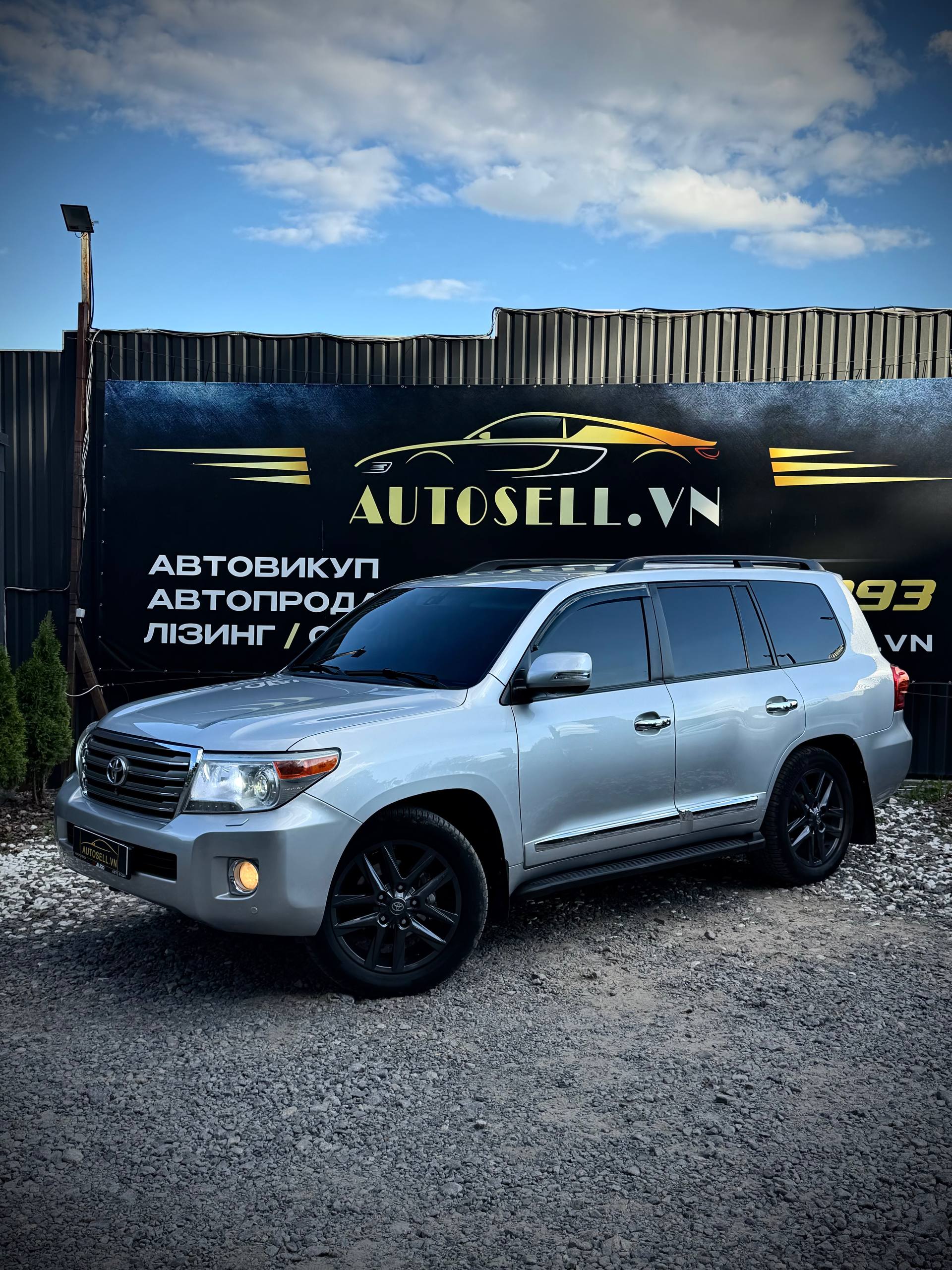 Toyota Lands Cruiser 200 — фото 1