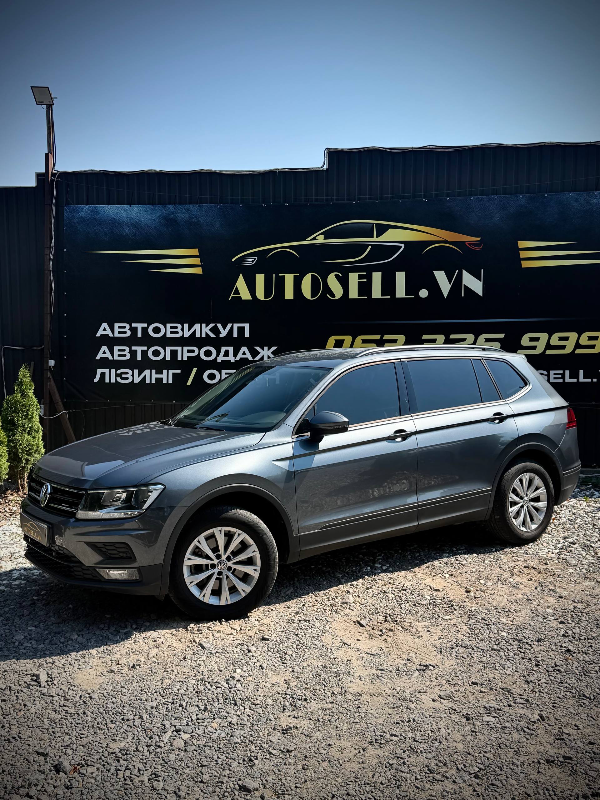 Volkswagen Tiguan — фото 1