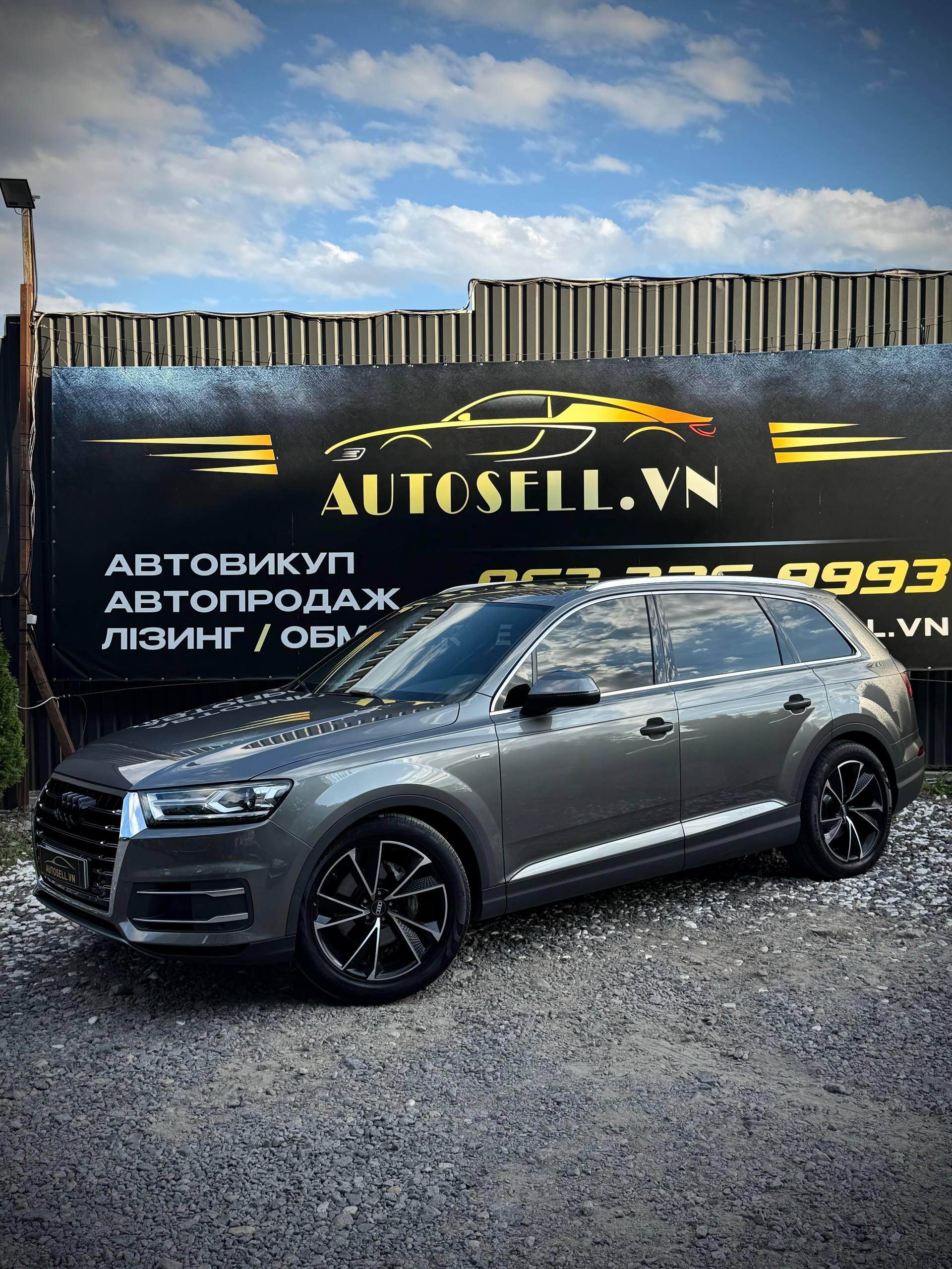 Audi Q7 — фото 1