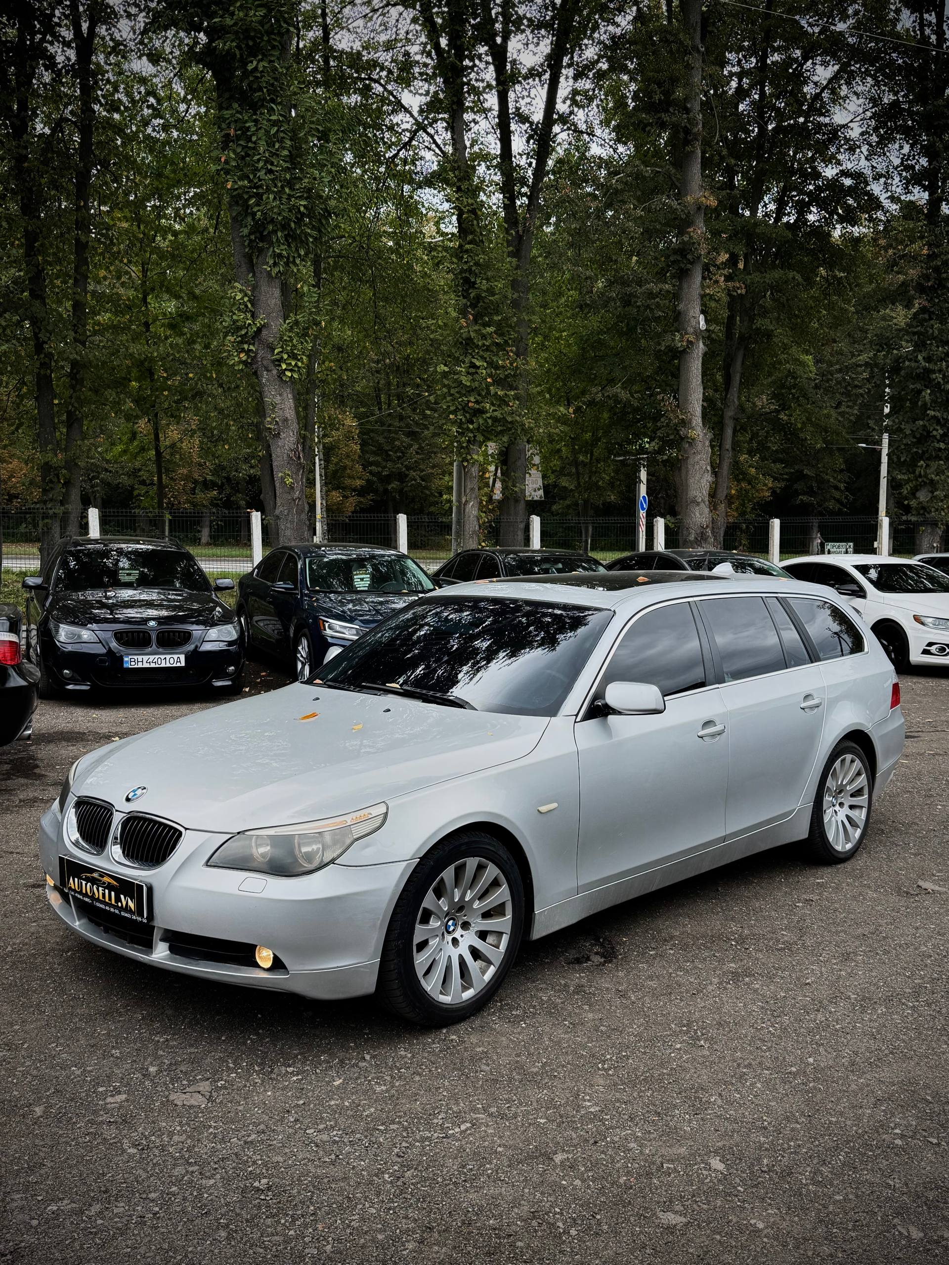 BMW 5 Series — фото 1