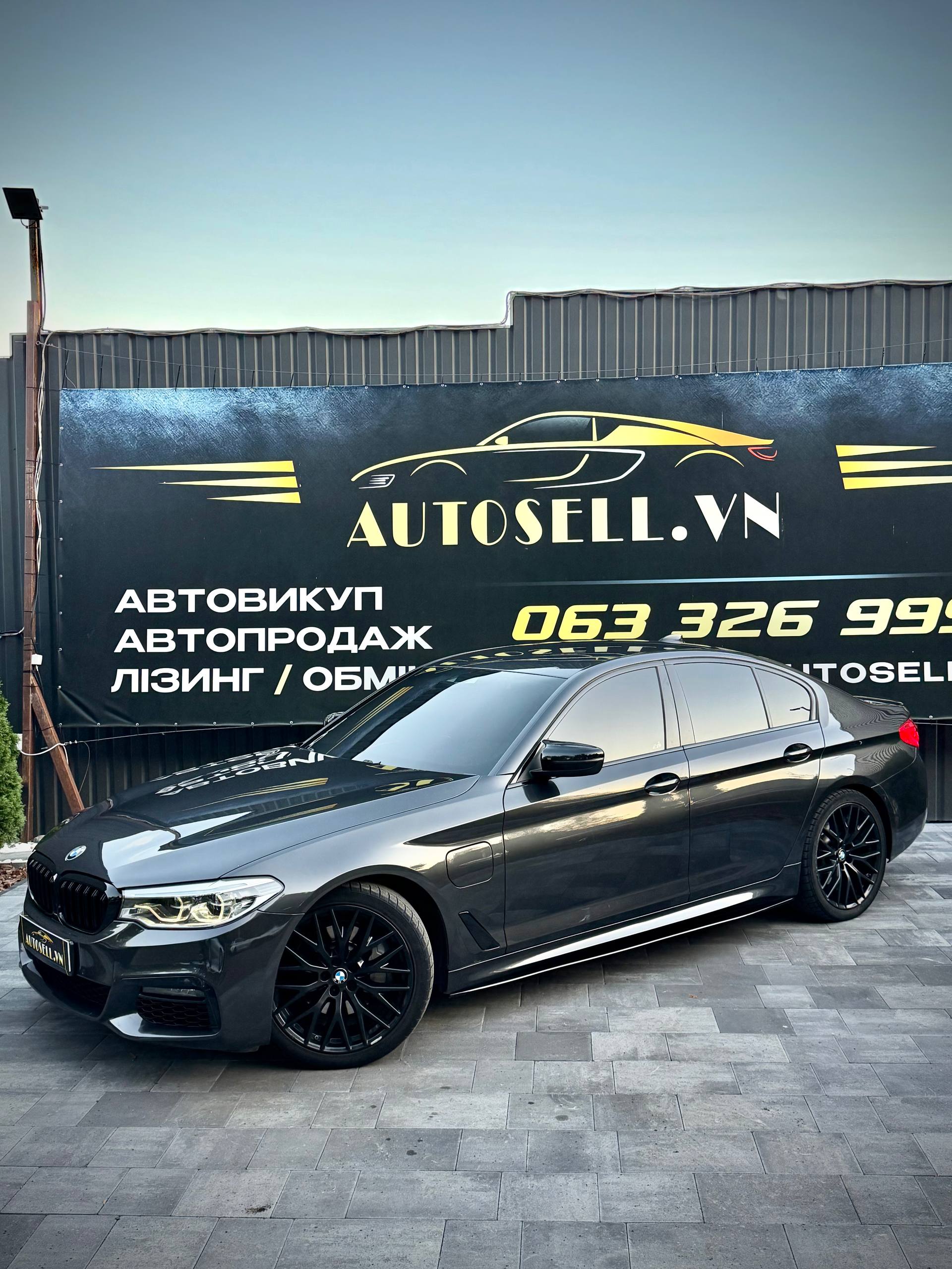 BMW 5 Series — фото 1