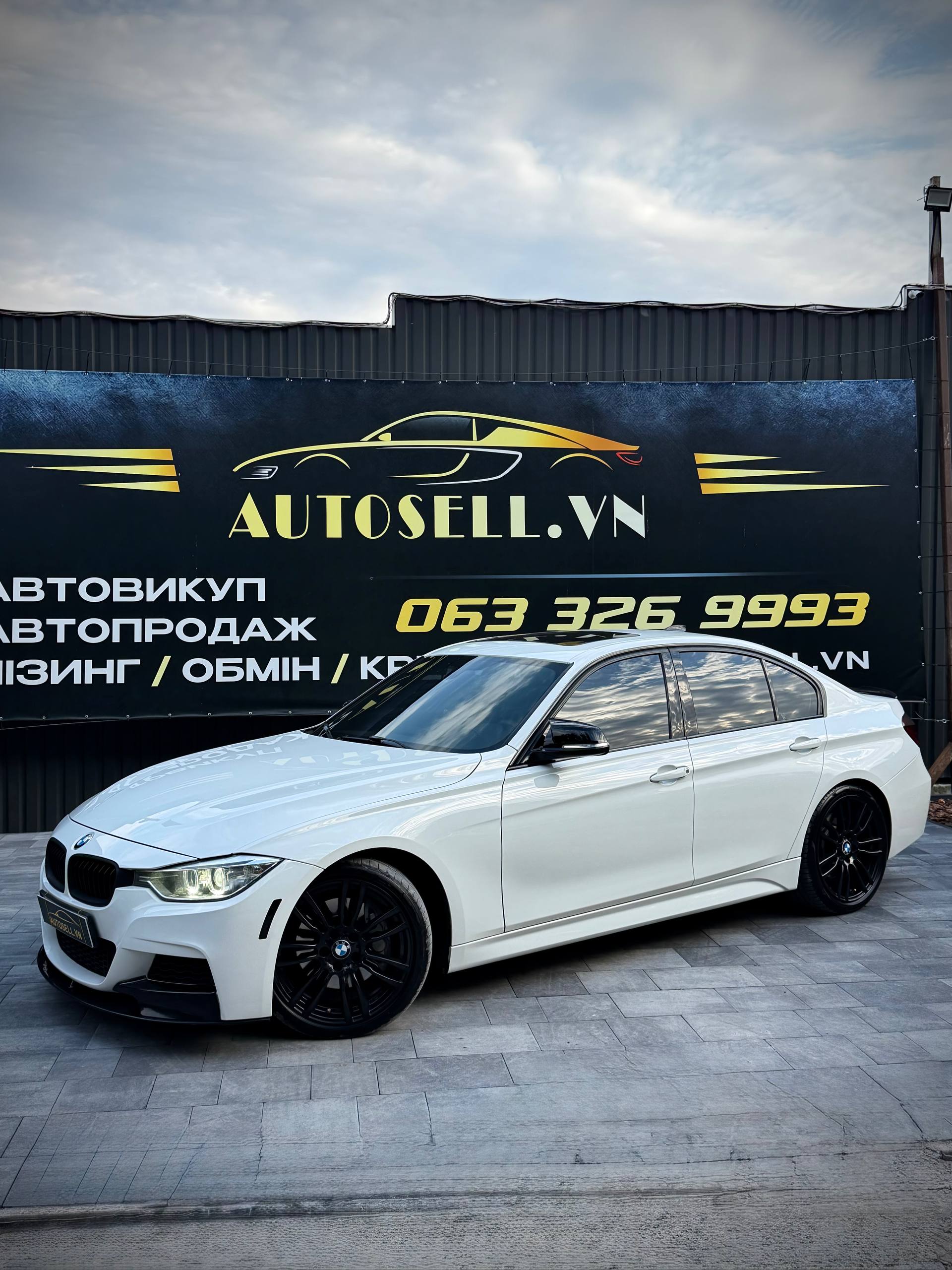 BMW F30 335i — фото 1