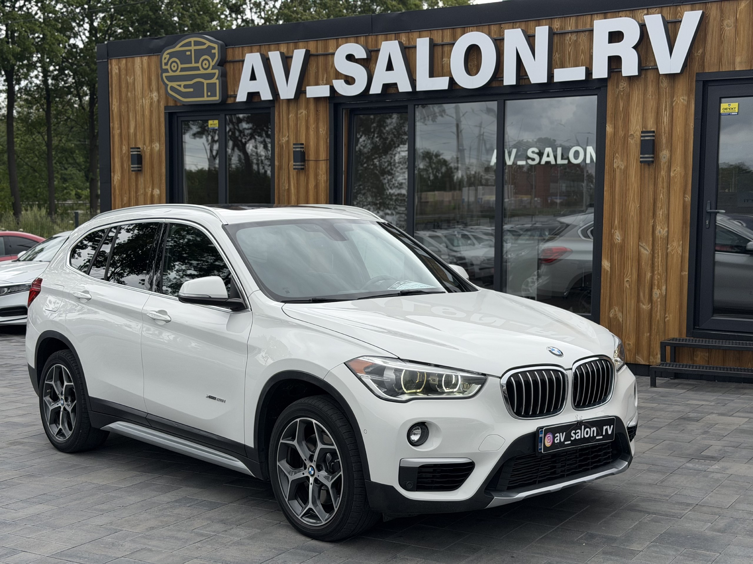BMW X1 — фото 1