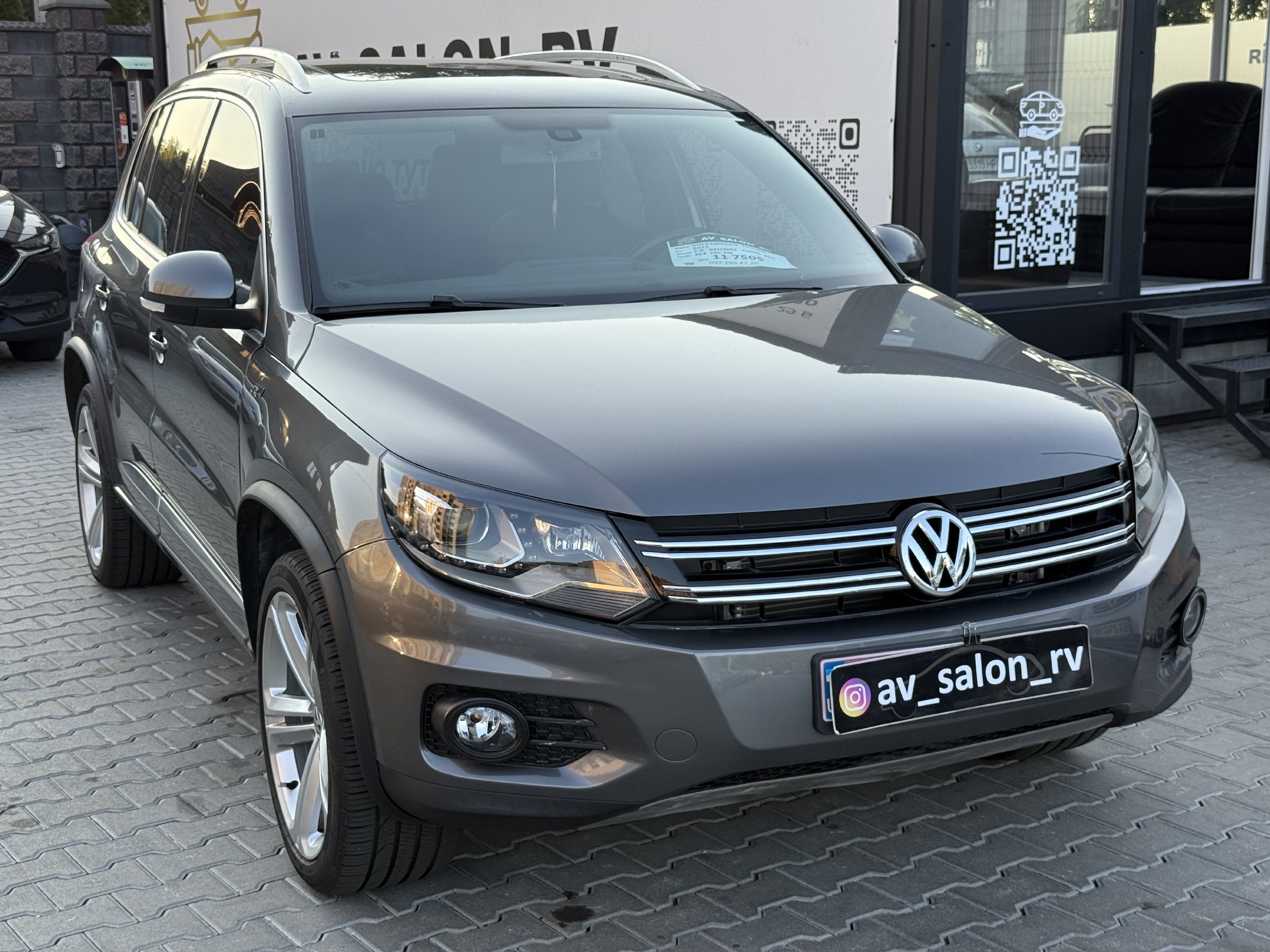 Volkswagen Tiguan — фото 1