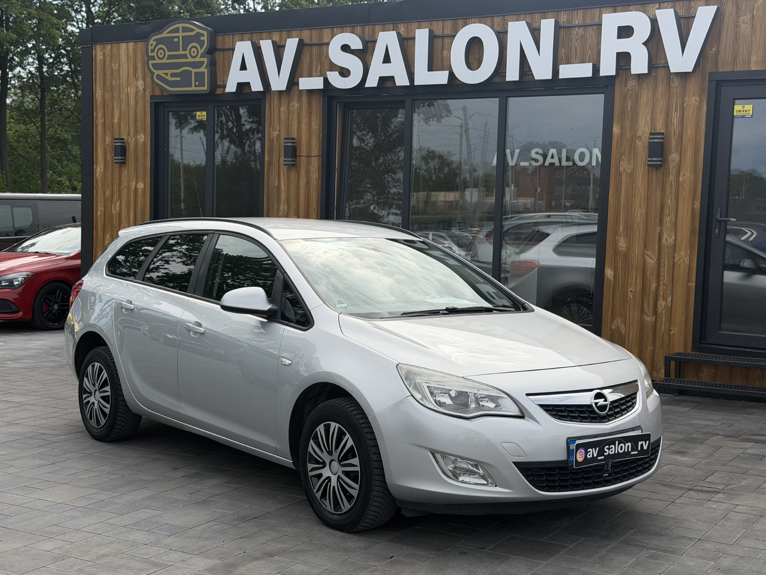 Opel Astra — фото 1