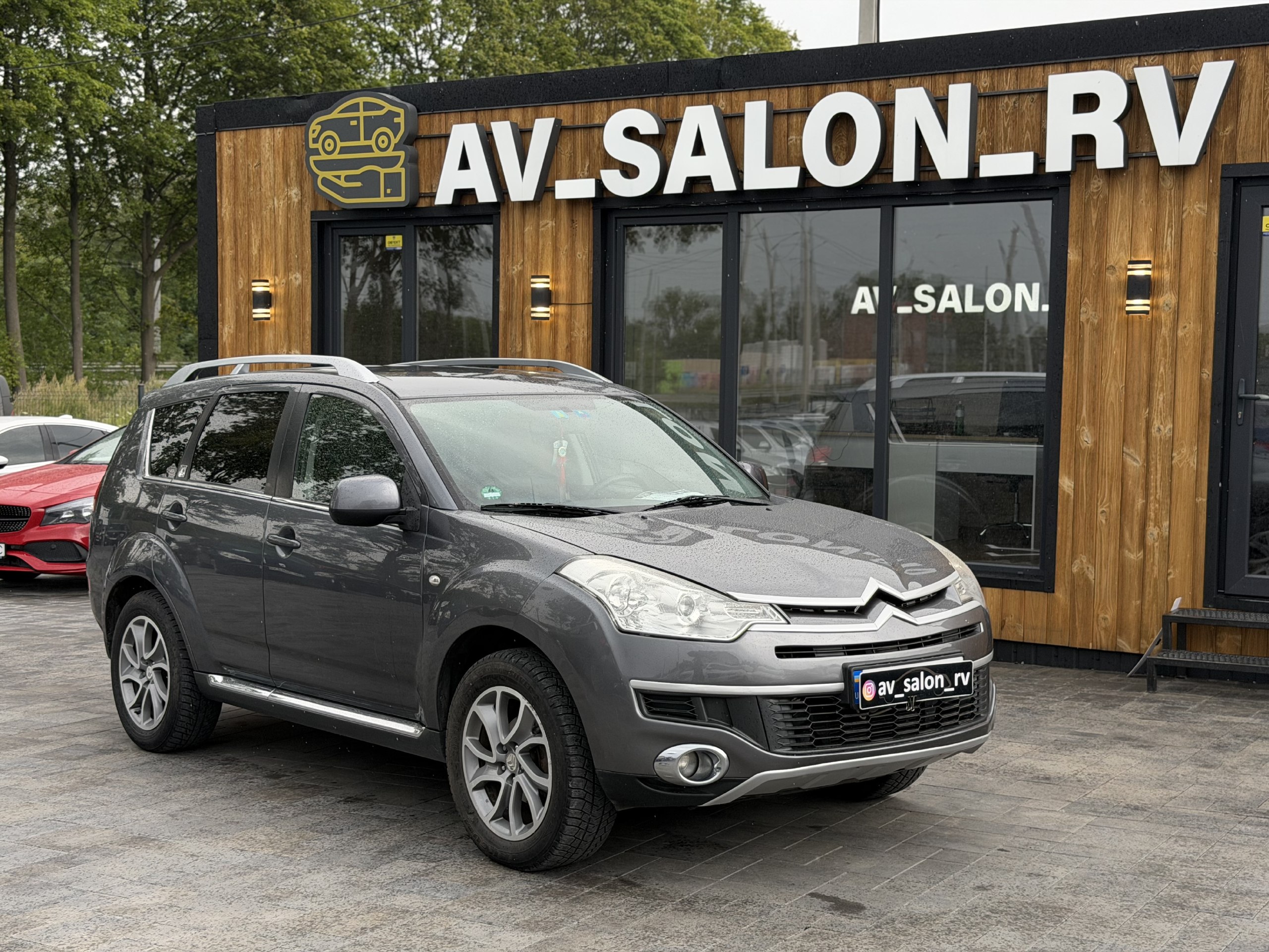 Citroen C-Crosser — фото 1