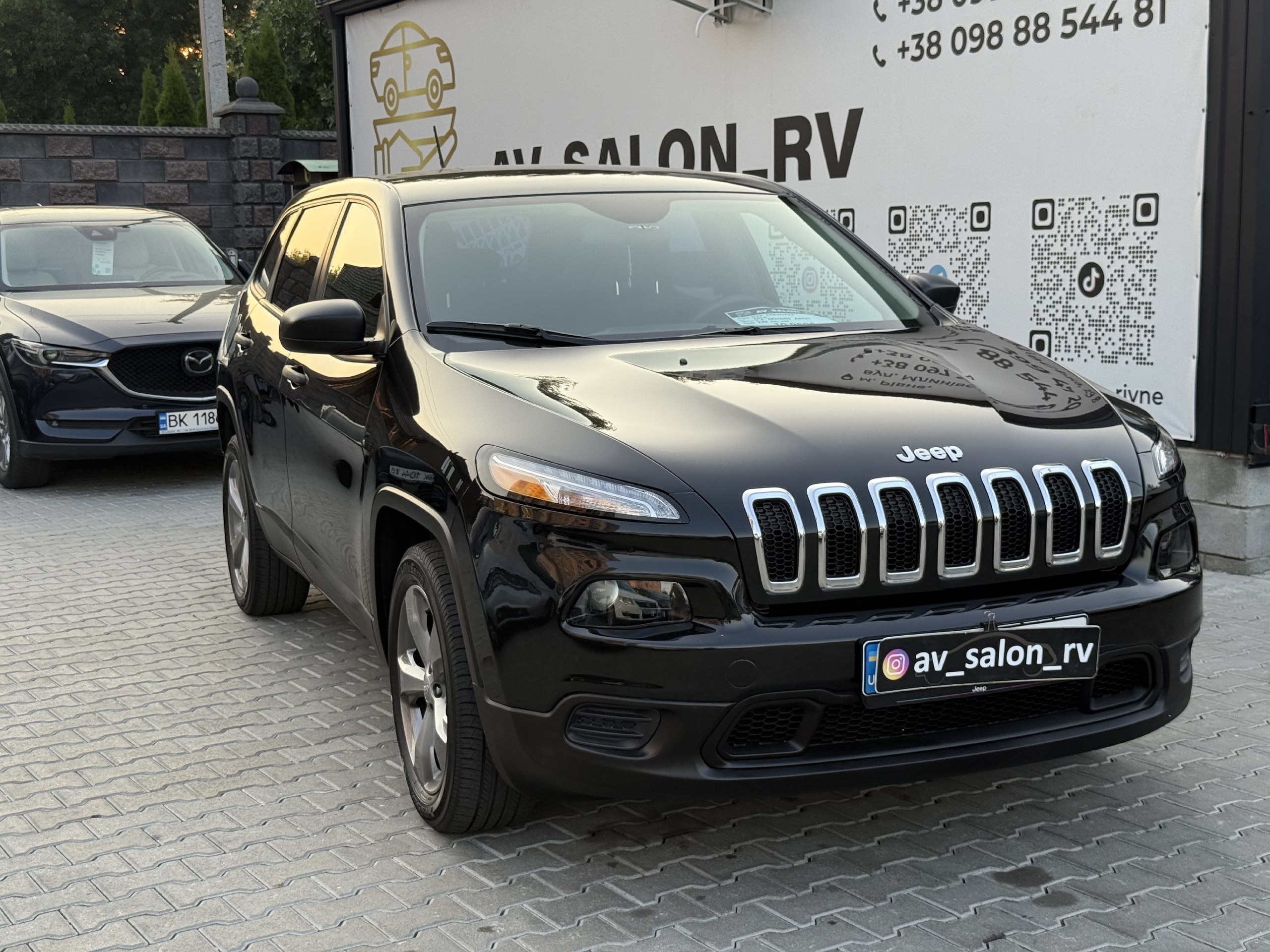 Jeep Cherokee — фото 1
