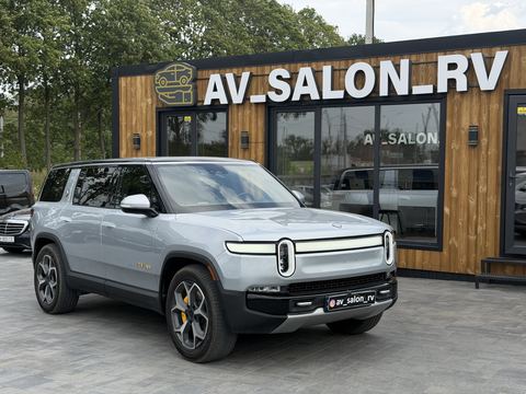 Rivian R1S — фото 1