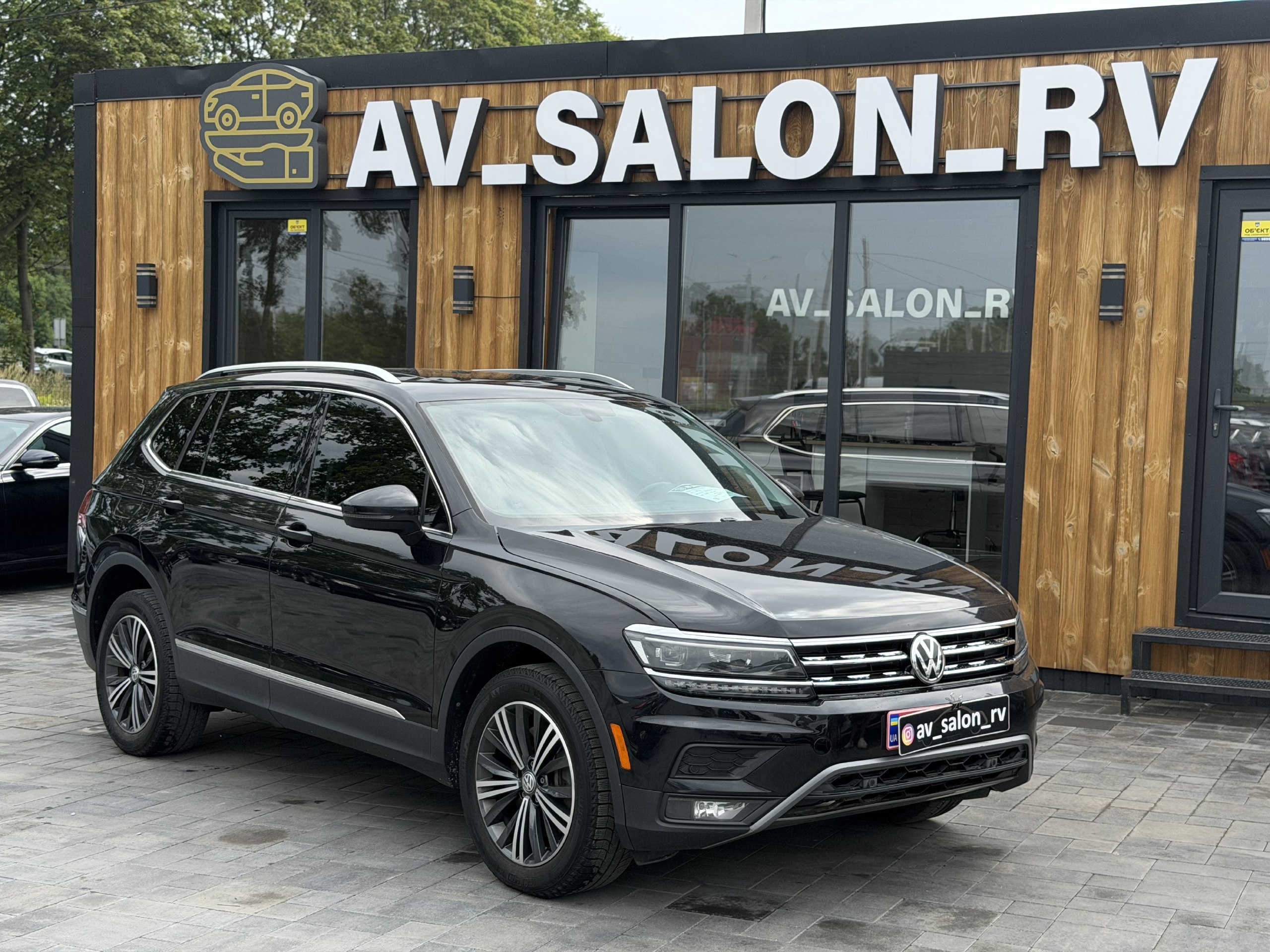Volkswagen Tiguan — фото 1