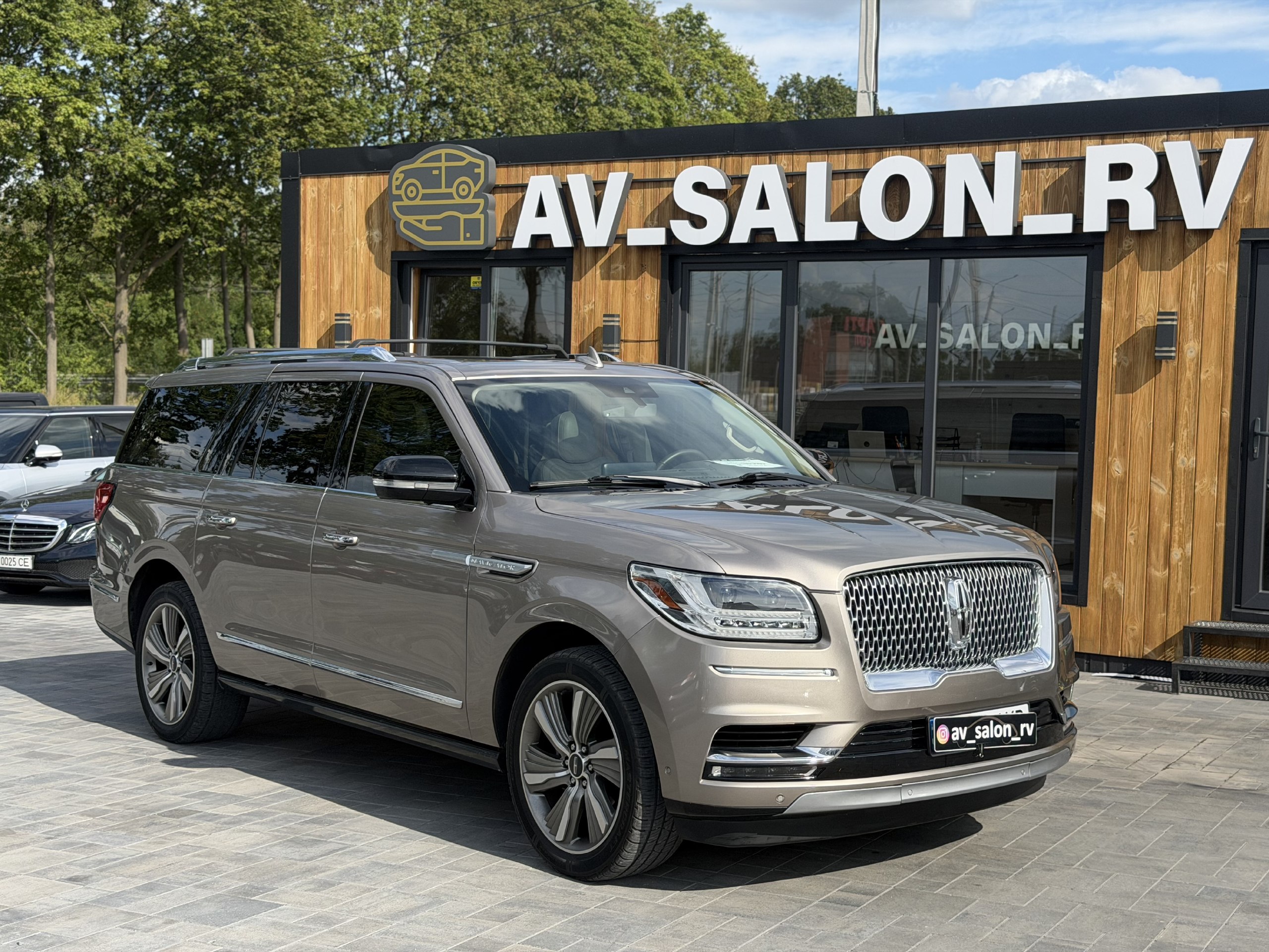 Lincoln Navigator — фото 1