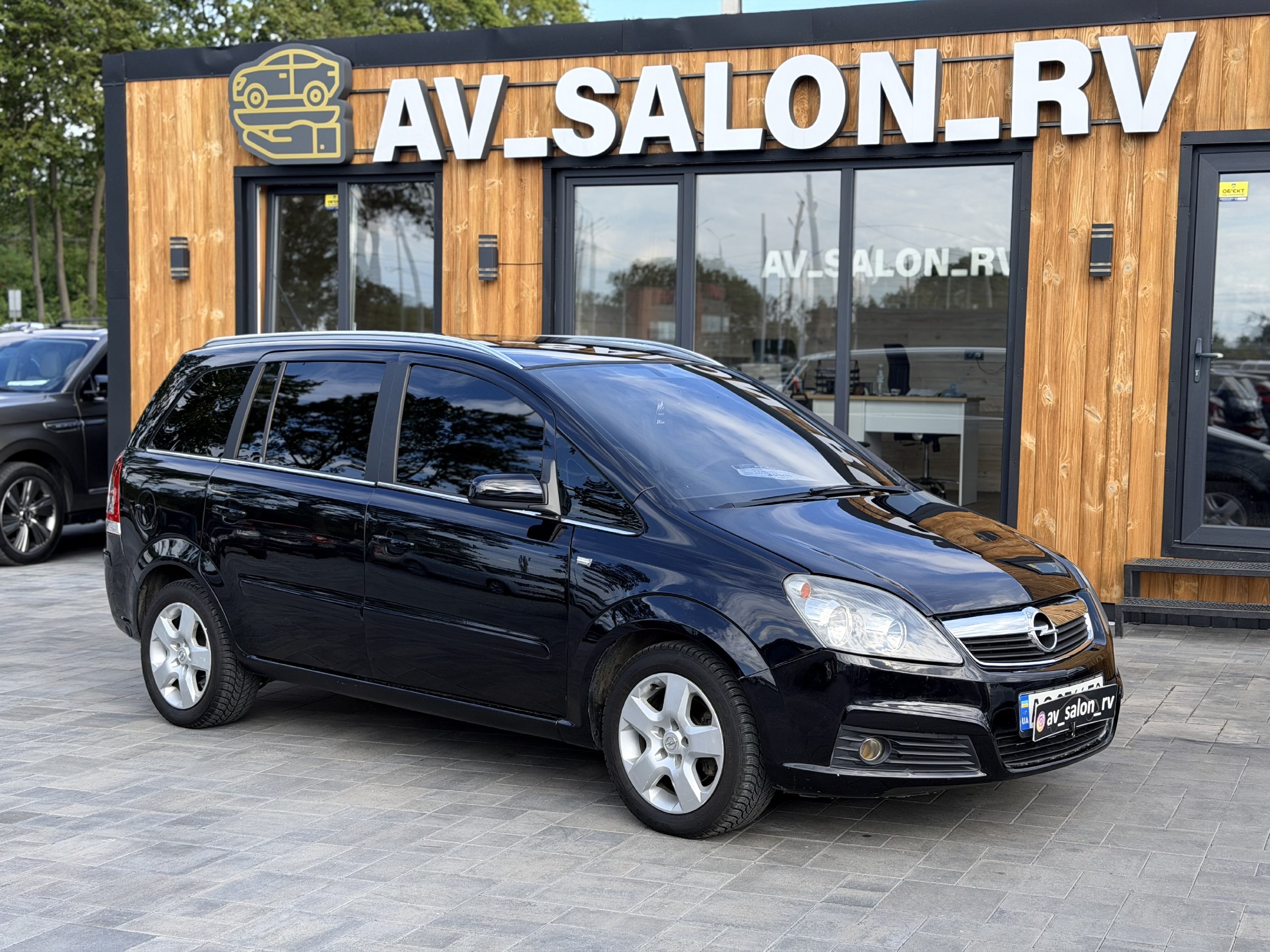 Opel Zafira — фото 1