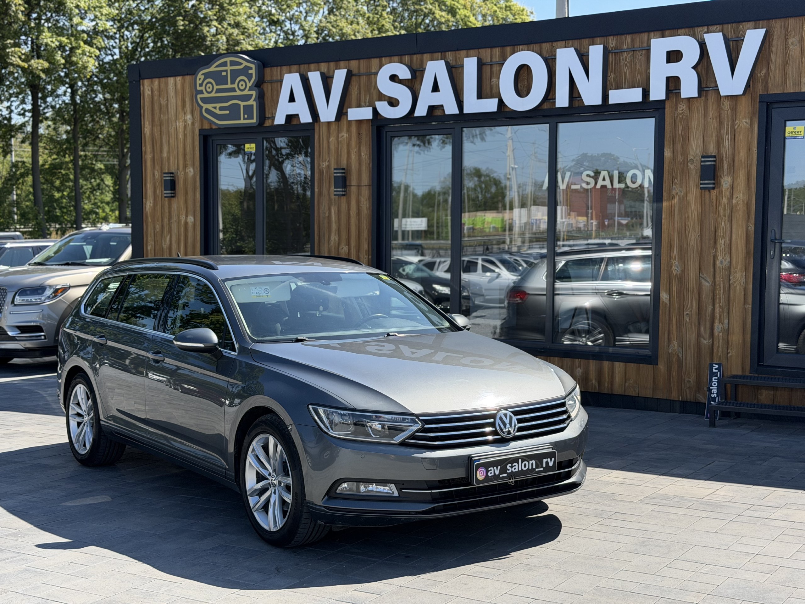 Volkswagen Passat — фото 1