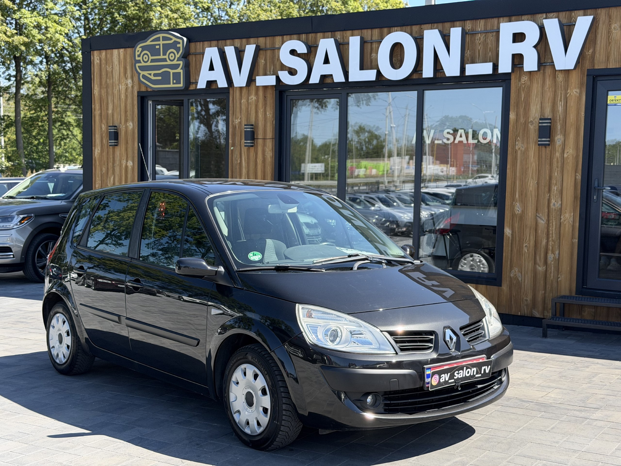 Renault Scenic — фото 1