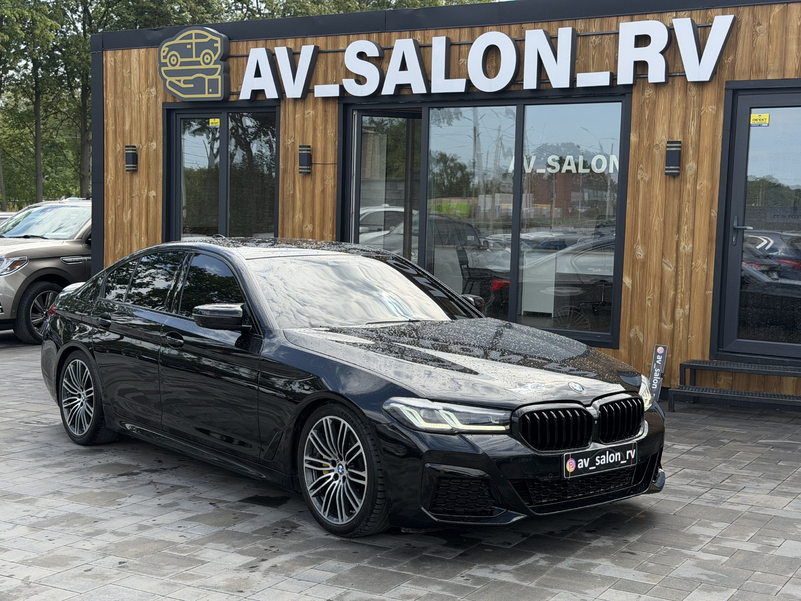 BMW 540i — фото 1
