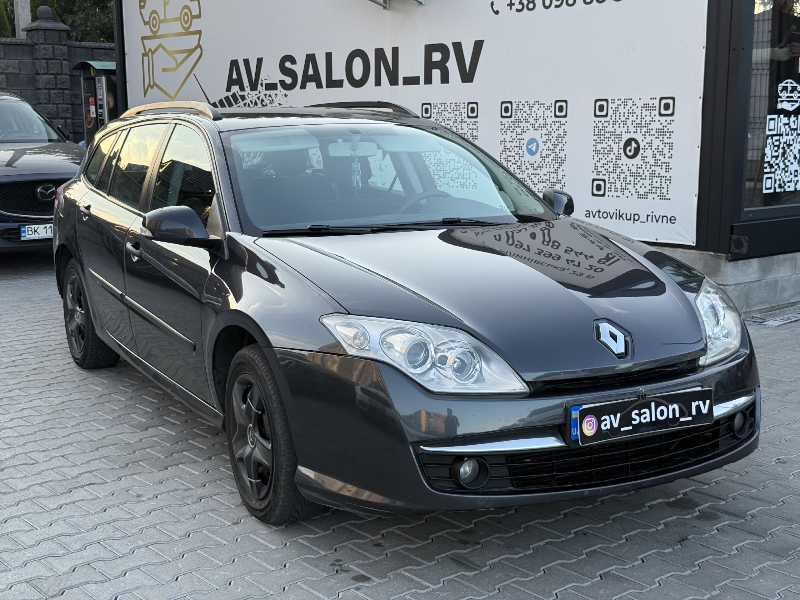 Renault Laguna — фото 1