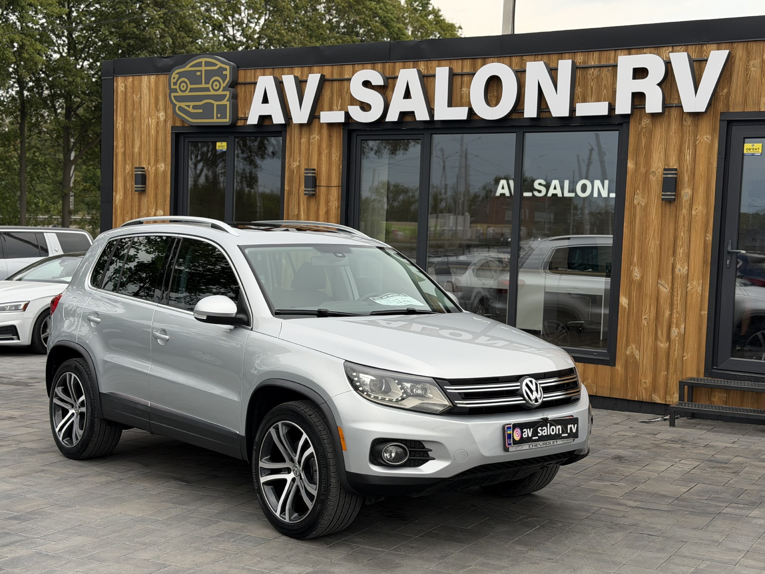 Volkswagen Tiguan — фото 1