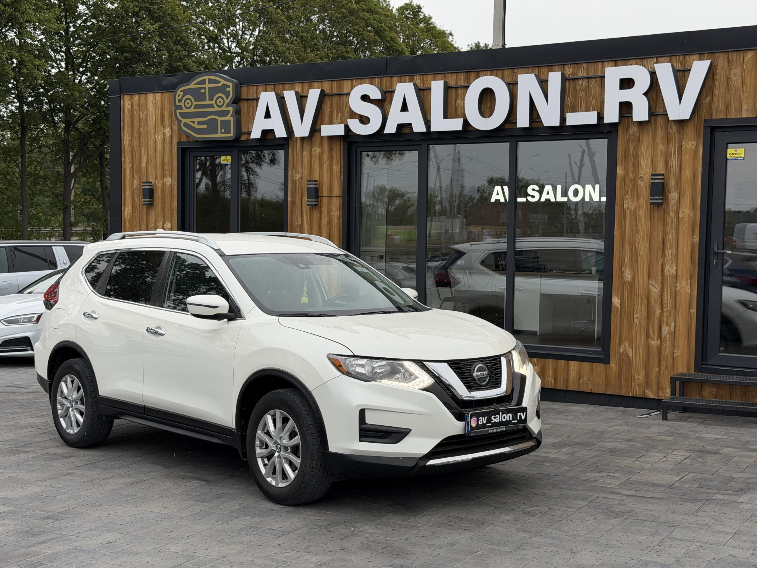 Nissan Rogue — фото 1