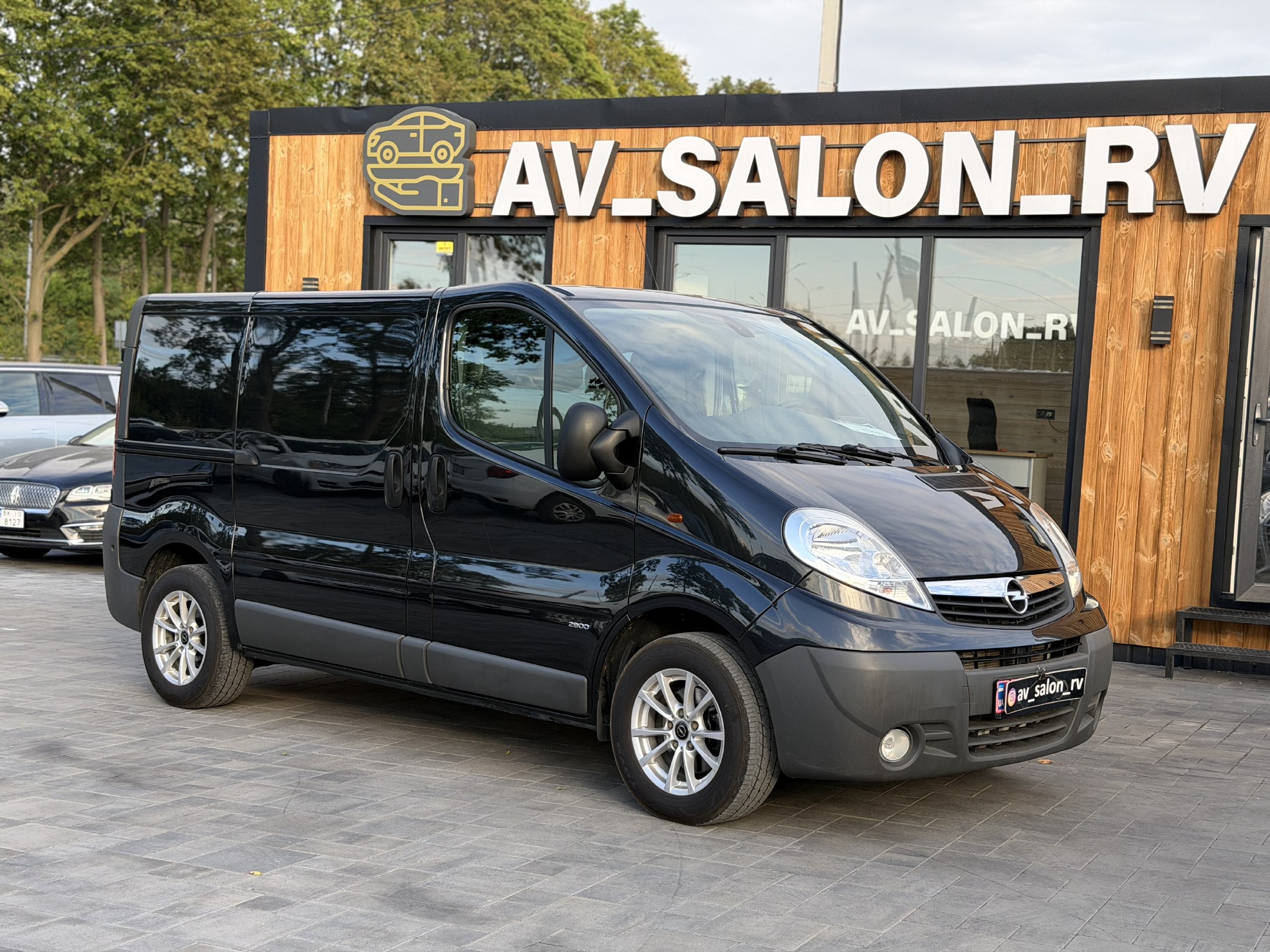 Opel Vivaro — фото 1