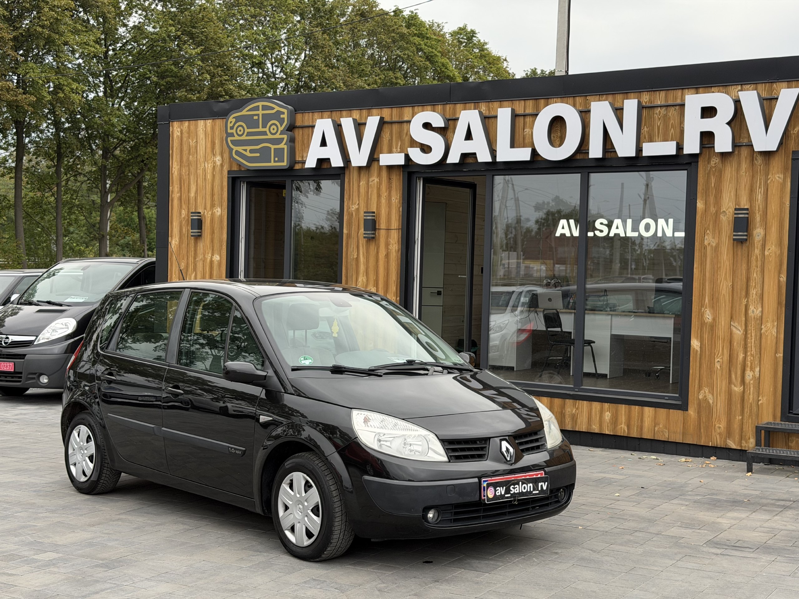 Renault Scenic — фото 1
