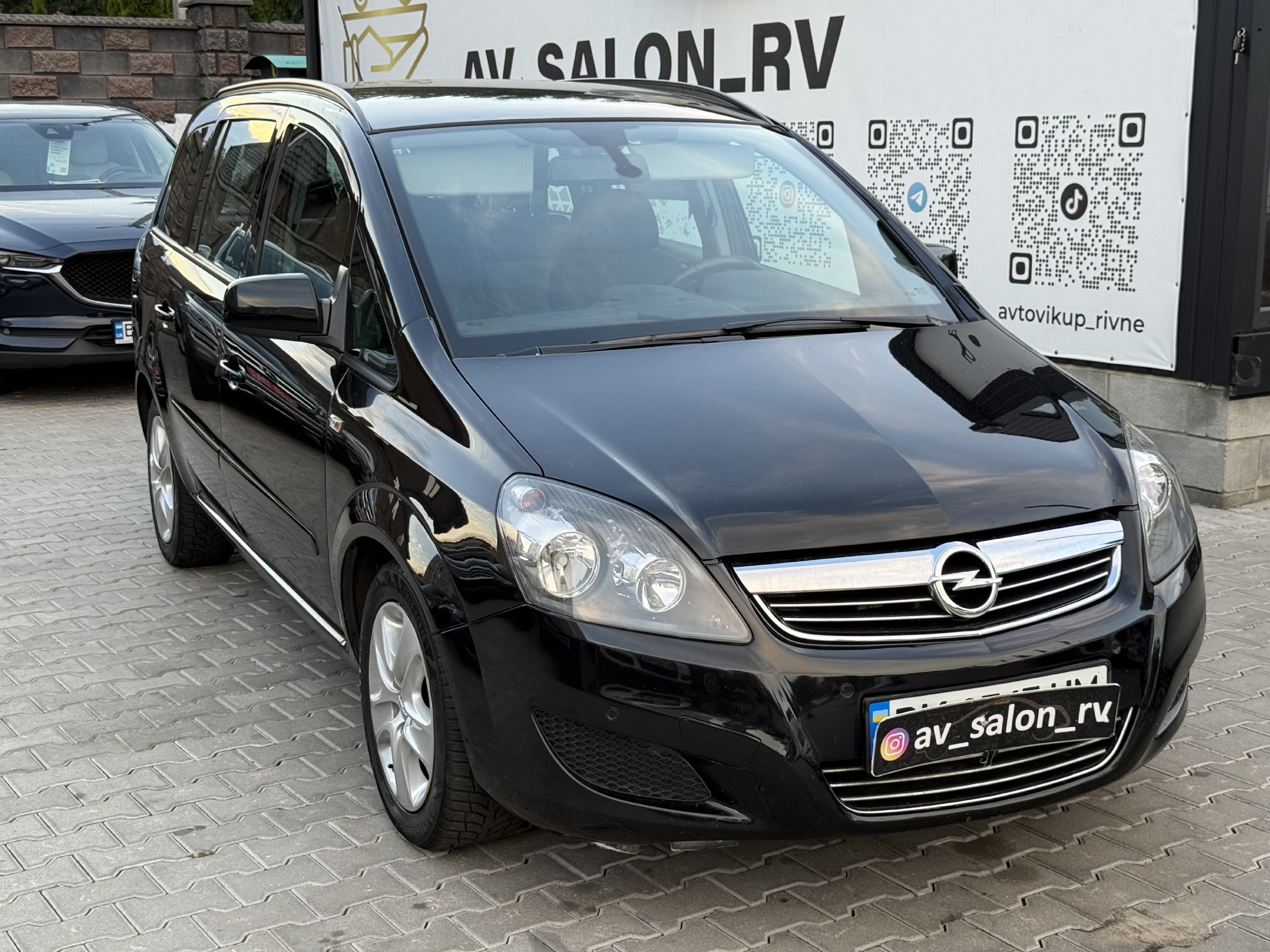 Opel Zafira — фото 1